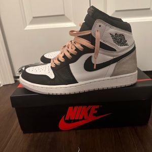 Jordan 1 stage haze size 10